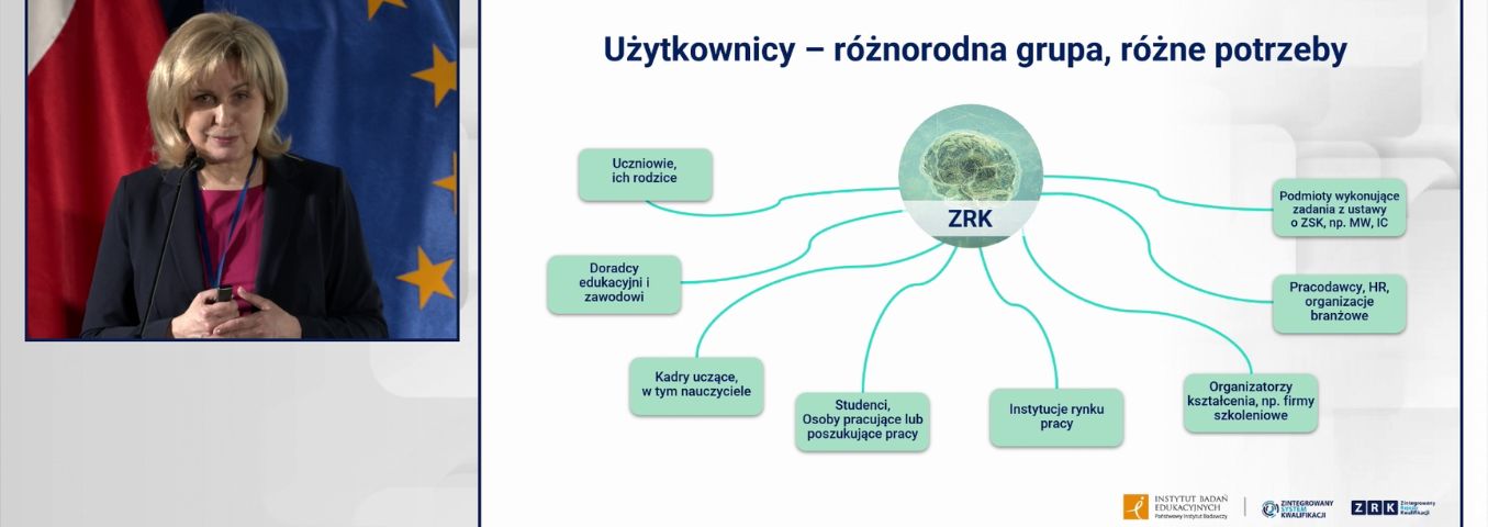 Zdjęcie z konferencji na której siedzą paneliści