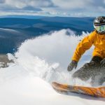 Człowiek jadący na desce