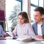 Studenci podczas zajęć