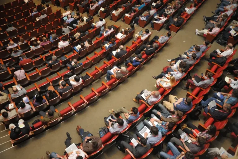 Przestrzeń dla dialogu edukacji, biznesu i samorządu